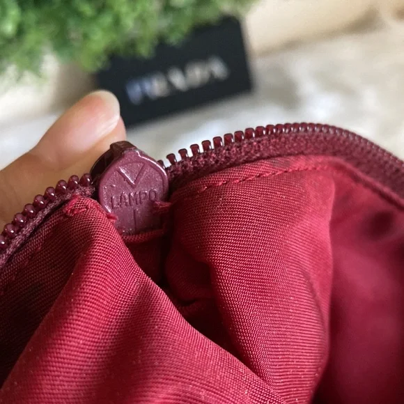 ❤️ Prada Vintage Nylon Bag ❤️ - Picture 14 of 16